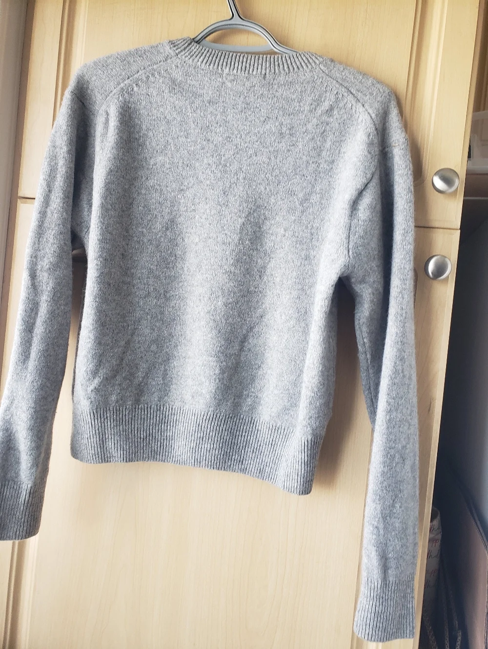 Uniqlo Gray Crewneck Sweater - Picture 6 of 9